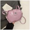 Bolso de concha de mano de alta gama para mujer, Nuevo bolso de hombro de moda retro y moderno de la primavera de 2026, Bolso casual de nicho para mujer