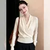 Blusa feminina de manga longa, de alta qualidade, elegante e versátil, com um estiloso design de gola em camadas - uma malha popular e de alta qualidade