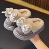 2026 Nuevo Modelo Zapatos de Algodón para Niños Invierno Niñas Interiores y Exteriores Pantuflas de Algodón Engrosadas y Cálidas para Niños Mayores y Niños Pequeños