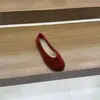 Sapatos rasos slip-on redondos retrô para mulheres, novos sapatos casuais confortáveis para primavera e outono Birkenstock, mocassins de camurça com sola macia