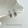 Pendientes Redondos de Metal Cepillado Incrustados con Diamantes Estilo Retro Europeo y Americano Diseño de Nicho Pendientes de Moda Versátiles de Lujo Ligero para Mujer