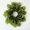 Corona de Navidad artificial transfronteriza, colgante de puerta de piña con aguja de pino y bayas rojas, corona decorativa festiva, decoración de ventana y entrada
