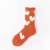 Nuevos calcetines de amor para mujer de otoño e invierno, calcetines de suelo de coral con pelusa, calcetines gruesos cálidos para el hogar, calcetines para el mes, fabricantes al por mayor