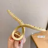 Pinza para el Cabello Estilo Nuevo 2026 para Mujer, Pinza de Garra Grande para la Parte Trasera de la Cabeza, Accesorio para el Cabello Exquisito y de Alta Gama