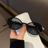 Gafas de sol ovaladas estilo nerd con diseño de carey y montura pequeña, estilo retro, de Zhang Jingyi.