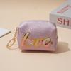 Chegada Nova Bolsa Porta-Moedas Love Bordada com Lantejoulas Rosa Brilhante Mini Bolsa para Batom Fones de Ouvido Impermeável com Chaveiro Pequena Bolsa