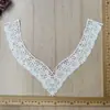 Accesorios blancos de cuello en V DIY hechos a mano accesorios de encaje para escote collar de corazón de pollo encaje bordado hueco anti-luz cuello falso