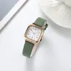 Nuevo Modelo de Reloj Douyin para Mujer, Forma Cuadrada Pequeña de Moda, Báscula Digital para Estudiantes Mujeres, Reloj de Aleación con Correa de Cuero Simple al por Mayor