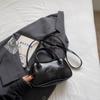 Bolsa Satchel Retrô Transfronteiriça Bolsa Bowling para Mulheres 2024 Nova Textura Coreana Simples Commuter Grande Capacidade Bolsa Axilar