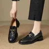 Zapatos Pequeños de Cuero Estilo Británico para Mujer 2024 Nuevo Otoño Piel de Vaca Negra Tacón Grueso Mocasines Versátiles Planos de Una Sola Pieza para Mujer