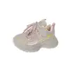 Moda Infantil Tênis Dad 2026 Primavera Novo Estilo Tênis Esportivo Antiderrapante Respirável para Meninos Tênis de Corrida em Malha para Meninas