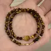 Pulsera Dorada Triturada de Piedra Ojo de Tigre Natural Estilo Maillard para Mujer, Diseño de Nicho, Pulsera Retro Doble Capa Versátil Vintage