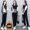 Chalecos europeos más terciopelo acolchado traje mujer otoño e invierno contraste pantalones manga larga cuello redondo deportivo dos piezas mujer venta al por mayor