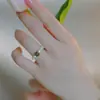 Anel de Pérola com Design de Nicho Minimalista para Mulheres Estilo Luxo Acessível Fashion Elegante Versátil Anel 2024 Novo Estilo