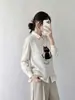 Novo Colete de Tricô Bordado Gato Estilo Coreano Outono/Inverno 2026 para Mulheres, Colete Suéter sem Mangas Gola Redonda, Camisa para Usar por Cima