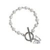 Pulseiras no Atacado em Estoque, Pulseiras de Trevo de Quatro Folhas e Borboleta, Estilo Feminino de Luxo Leve, Design de Nicho para Melhores Amigas, Novas Joias de Estilo Chinês