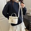 Bolso de Mano Casual Casual para Mujer 2025 Verano Nuevo Moda Nicho Bolso Cuadrado Pequeño Moderno de un Solo Hombro Cruzado