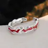 E5291 Clip para Oreja de Diseñador de Nicho de Plata de Ley S925 de Forma Irregular para Mujer sin Agujeros en las Orejas Clip para Oreja de Esmalte Rosa Sakura