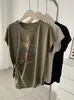 Camiseta Estampada Casual Irregular com Alças e Manga Flare para Mulheres, Consciente do Design, Nova Coleção Verão 2026, Estilo Retro Coreano