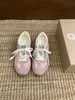 Zapatillas de entrenamiento alemanas de cuero genuino con aumento de altura interior, zapatos rosas para niñas, estilo fino de otoño 2026, adecuados para combinar con faldas, zapatillas deportivas blancas casuales