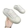 Zapatos Blancos de Mujer Versátiles con Suela Gruesa sin Cordones 2026 Verano Nuevo Estilo Casual Perezosos Sandalias de Media Tapa para Exteriores