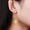 Nuevos y exquisitos aretes de oro arena para mujer, regalo para mujer, aretes para madre joven, aretes de hoja, suministro directo de comercio electrónico, venta al por mayor