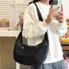 Bolsa Leve de Nylon Popular Deste Ano Feminina 2026 Nova Tendência Versátil de Ombro Cruzado Bolsa para o Dia a Dia Bolsa Dumpling