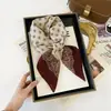 Bufanda de Algodón Lino Seda Espiga de Moda y Versátil con Estampado de Cadena de Alta Gama, Bufanda Decorativa para Cuello, Bufanda para Mujer al por Mayor