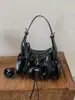 Bolsa tote de couro macio plissada de design retrô de nicho transfronteiriça para mulheres, moderna, simples, cor sólida, bolsa de mão e bolsa de ombro da moda