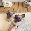 Zapatos Birkenstock para Niños con Lazo de Oso Estilo Nuevo Primavera 2026 Niños y Niñas Suela Suave Antideslizantes Slip-On Zapatillas Cerradas