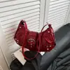 Versión Coreana Bolso de Mano de Nicho de Moda Bolso Dumpling para Mujer Invierno 2025 Nuevo Elegante Bolso de Hombro Cruzado con Remaches