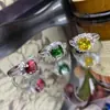 Joyería de simulación Versa Red Social café grande en vivo retro Nuevo Rojo Rosa color jade tesoro anillo de apertura completo de diamantes para mujer