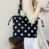Bolso de mujer estampado de lunares versátil estilo coreano 2026 moderno, bolso de hombro tipo cubo casual, gran capacidad, a la moda