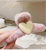 Acessórios de Cabelo Peludos Coreanos de Outono e Inverno, Presilhas de Garra de Cabelo, Grampos de Cabelo para Meninas, Presilhas Grandes Tipo Tubarão para a Parte de Trás da Cabeça, em Formato de Coração de Pelúcia