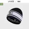 Touca de Tricô Transfronteiriça para Mulheres, Novo Estilo de Inverno, Bloqueio de Cores Preto e Branco, Touca de Lã Elástica, Estilo Europeu e Americano, Adequada para Cabeças Grandes, Touca de Puxar