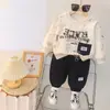 Roupa de outono para meninos 2026 novo estilo moletom com letra invertida, roupa esportiva infantil estilosa para meninos para primavera e outono
