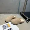 Estação Europeia 2026 Outono/Inverno Bico Redondo Slip-on Preguiçoso Casual Quente Cobertura de Cabeça Meia Pantufa Feminina