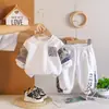 Conjunto de Moletom Jacquard com Urso Estilo Primavera e Outono para Meninos 2026 Novo Estilo Outono para Bebês e Crianças Pequenas Conjunto de Duas Peças Estilo Chinês Roupas de Bebê