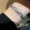 Pulseira oval plissada com zircônia banhada a ouro 18K real, design exagerado de nicho, joias de luxo leve de alta qualidade