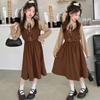 Ropa para niños niñas vestido de primavera y otoño 2024 nuevo estilo universitario cuhk falda de pana niñas dos piezas falsas
