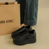 Sapatos Brancos Simples Versáteis Femininos 2026 Primavera Outono Nova Moda Pessoa Baixa Sola Grossa Aumento de Altura Casual Estudante Tênis de Skate