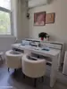 Mesa de Trabajo para Manicura de Superficie Plana Blanca Individual/Doble de Moda con Lámpara de Pinza Estilo Japonés y Ranura para Aspiradora