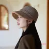 Sombrero de pescador de punto para mujer estilo coreano de otoño e invierno, moderno y versátil, cálido y protector de orejas, sombrero estilo británico que favorece caras pequeñas, sombrero tipo cubo