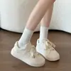 2026 súper populares zapatillas blancas estilo coreano zapatos casuales para hombres y mujeres versátiles mocasines de otoño para estudiantes