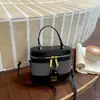 Bolsa Pequena Caixa de Tecido Suave Estilo Coreano Acabamento em Couro de Cor Contrastante Pingente Redondo Alça de Mão Ombro Transversal Uso Duplo Bolsa de Moda