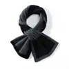 Bufanda de punto de cachemira 100% nueva para otoño e invierno para mujer, estilo corto, protección cálida para el cuello, diseño de bloques de color, calentador de cuello pequeño perforado de moda
