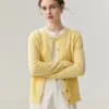 Cardigã de Tricô Outono e Inverno Suéter Vermelho Novo Top Versátil Gola Redonda Suéter de Caxemira Macio e Confortável Atacado Dropshipping