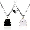 Collar Fantasma Blanco y Negro Regalo de Halloween Joyería Colgante Personalizado Mejor Amigo Pareja Juego de Dos Piezas Estudiante Regalo de Regreso a Clases