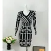 Vestido de Tricô para Mulheres Outono e Inverno 2026, Acinturado, Emagrecedor, Gola Color Block, Combinado com um Casaco, Vestido Suéter Justo