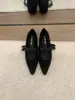 Sapatos Mary Jane vermelhos retrô de salto baixo com uma única tira para mulheres, novo estilo de início de outono, adequados para combinar com saias, sapatos de couro單 (single) únicos e elegantes